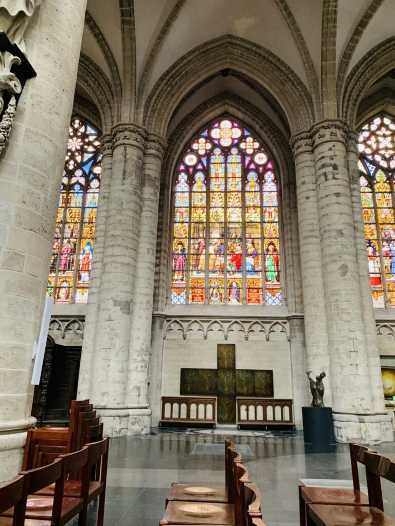サン・ミッシェル大聖堂　ステンドグラス